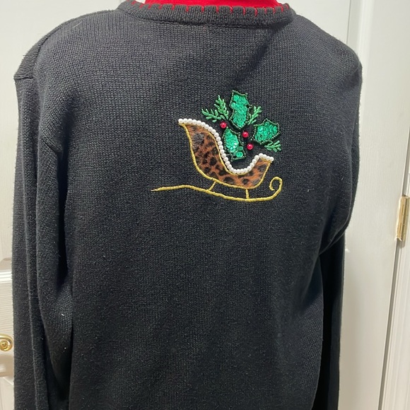 Christmas Sweater 🎄 - Picture 8 of 11